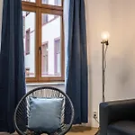 Grosszuegiges Altbau-apartment - 2 Schlafzimmer - Hasselbachplatz