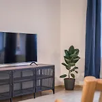 Grosszuegiges Altbau-apartment - 2 Schlafzimmer - Hasselbachplatz Apartament