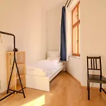 Grosszuegiges Altbau-apartment - 2 Schlafzimmer - Hasselbachplatz