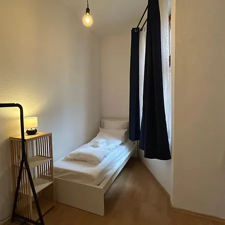 Geraeumige Altbauwohnung Am Hasselbachplatz - 2 Schlafzimmer Magdeburg