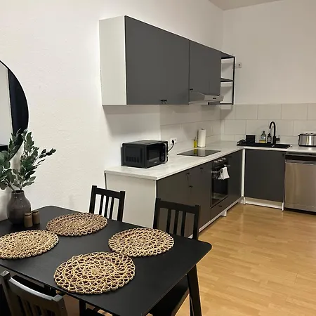 Grosszuegiges Altbau-apartment - 2 Schlafzimmer - Hasselbachplatz *