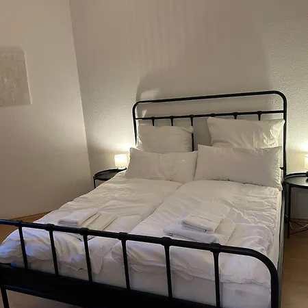 Geraeumige Altbauwohnung Am Hasselbachplatz - 2 Schlafzimmer Magdeburg
