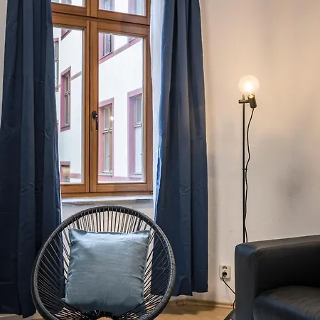 Grosszuegiges Altbau-apartment - 2 Schlafzimmer - Hasselbachplatz