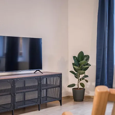 Ruhiges Altbau-juwel Im Zentrum, 2 Schlafzimmer Fuer 4 Gaeste Апартаменты
