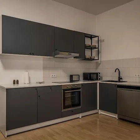 Ruhiges Altbau-juwel Im Zentrum, 2 Schlafzimmer Fuer 4 Gaeste Апартаменты *