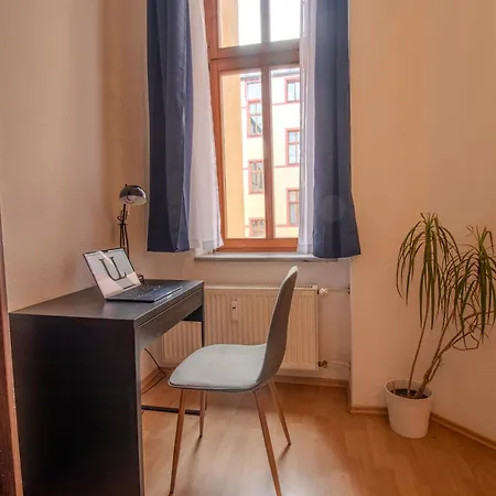 Grosszuegiges Altbau-apartment - 2 Schlafzimmer - Hasselbachplatz *