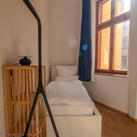 Ruhiges Altbau-juwel Im Zentrum, 2 Schlafzimmer Fuer 4 Gaeste Магдебург