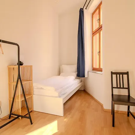 Ruhiges Altbau-juwel Im Zentrum, 2 Schlafzimmer Fuer 4 Gaeste