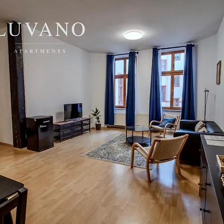 Ruhiges Altbau-juwel Im Zentrum, 2 Schlafzimmer Fuer 4 Gaeste Апартаменты *