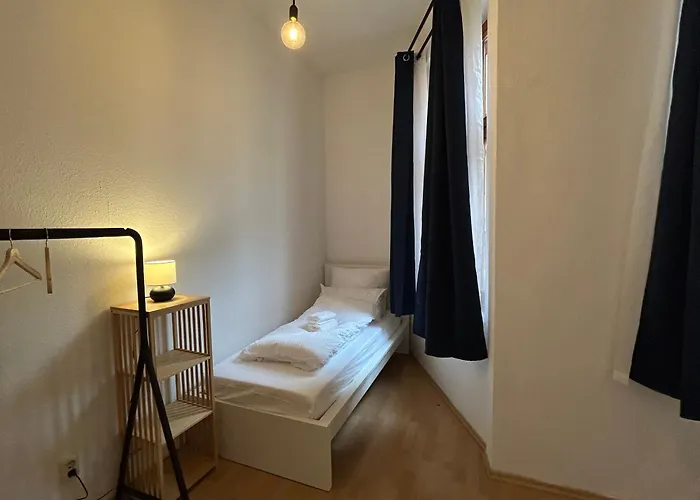 Geraeumige Altbauwohnung Am Hasselbachplatz - 2 Schlafzimmer Magdeburg