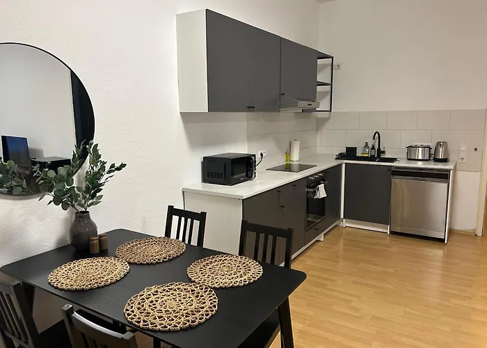 Grosszuegiges Altbau-apartment - 2 Schlafzimmer - Hasselbachplatz *