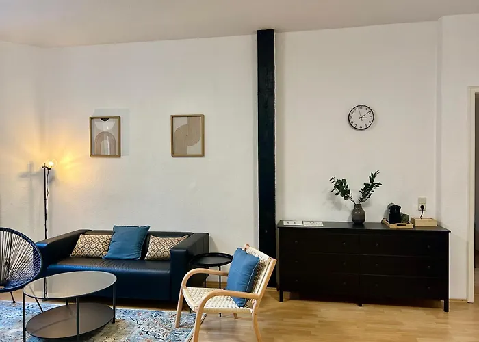 Geraeumige Altbauwohnung Am Hasselbachplatz - 2 Schlafzimmer Lägenhet *