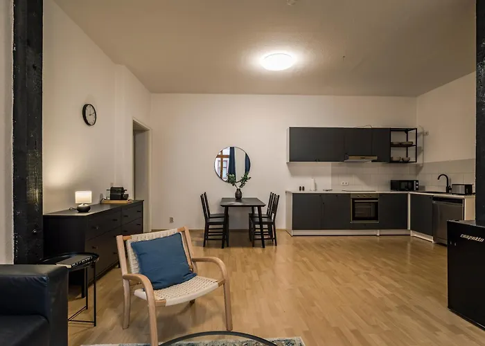 Lägenhet Geraeumige Altbauwohnung Am Hasselbachplatz - 2 Schlafzimmer *