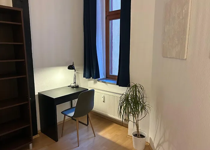 Geraeumige Altbauwohnung Am Hasselbachplatz - 2 Schlafzimmer Lägenhet Magdeburg