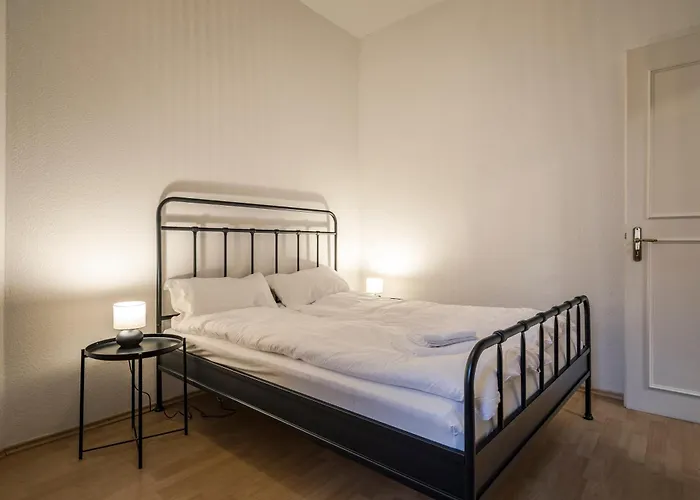 Lägenhet Geraeumige Altbauwohnung Am Hasselbachplatz - 2 Schlafzimmer Magdeburg