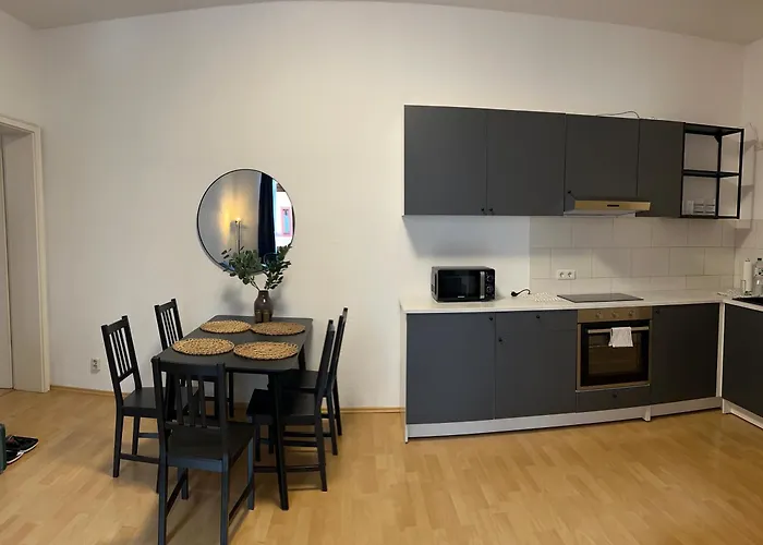 Geraeumige Altbauwohnung Am Hasselbachplatz - 2 Schlafzimmer Magdeburg