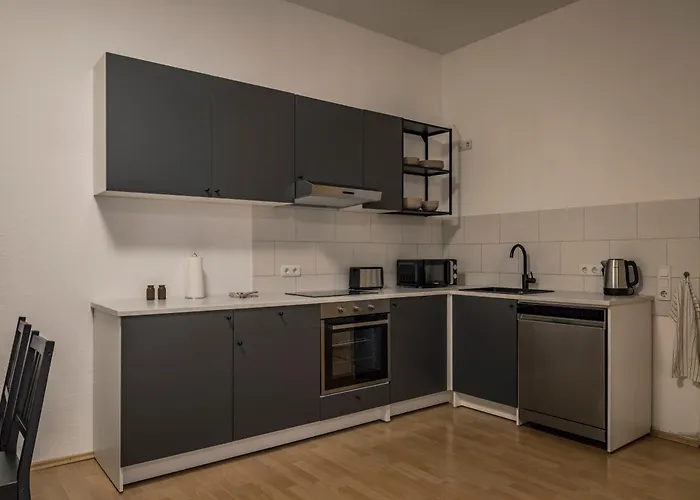 Grosszuegiges Altbau-apartment - 2 Schlafzimmer - Hasselbachplatz Апартаменты *
