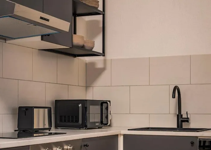 Grosszuegiges Altbau-apartment - 2 Schlafzimmer - Hasselbachplatz Апартаменты *