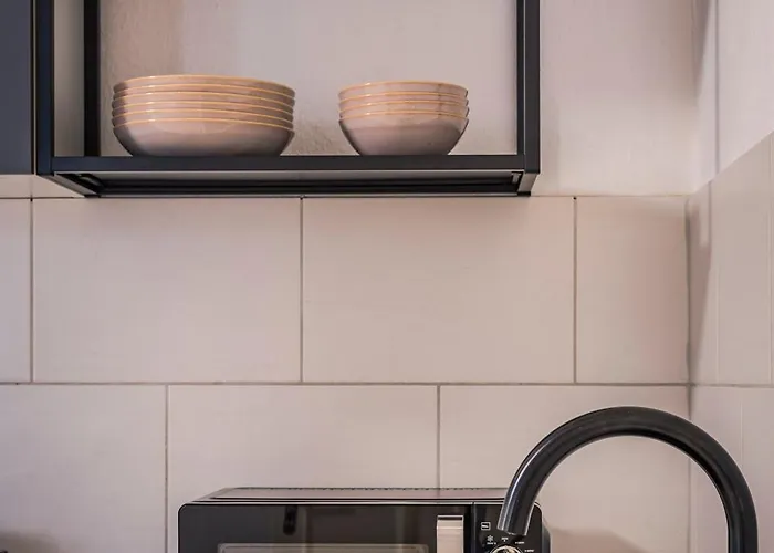 Geraeumige Altbauwohnung Am Hasselbachplatz - 2 Schlafzimmer *