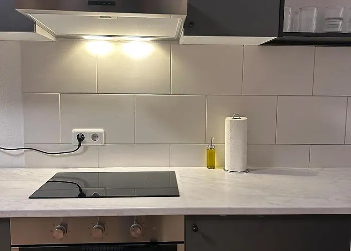 Geraeumige Altbauwohnung Am Hasselbachplatz - 2 Schlafzimmer Lägenhet *