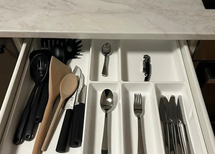 Lägenhet Geraeumige Altbauwohnung Am Hasselbachplatz - 2 Schlafzimmer *