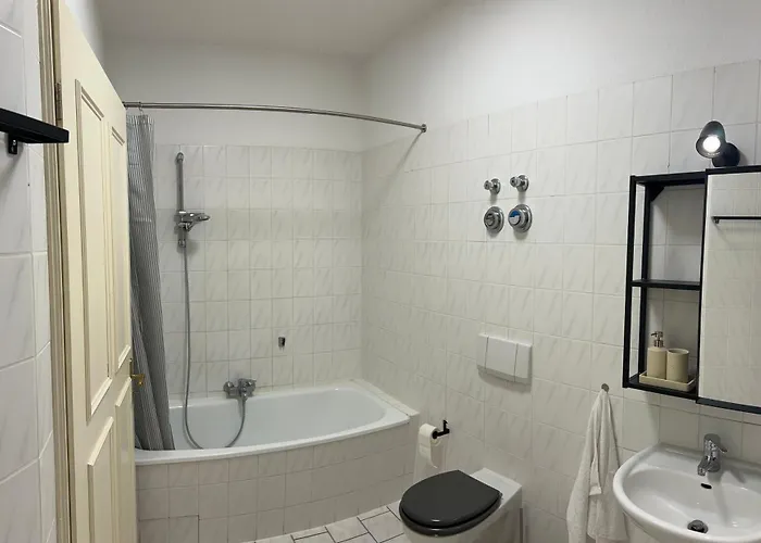 Lägenhet Geraeumige Altbauwohnung Am Hasselbachplatz - 2 Schlafzimmer Magdeburg