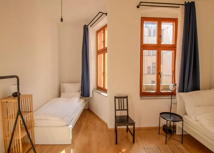 Grosszuegiges Altbau-apartment - 2 Schlafzimmer - Hasselbachplatz Апартаменты *