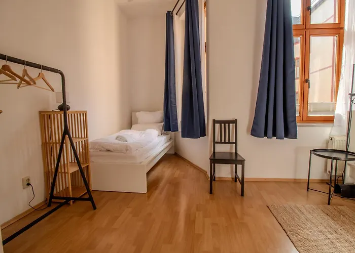 Апартаменты Grosszuegiges Altbau-apartment - 2 Schlafzimmer - Hasselbachplatz *