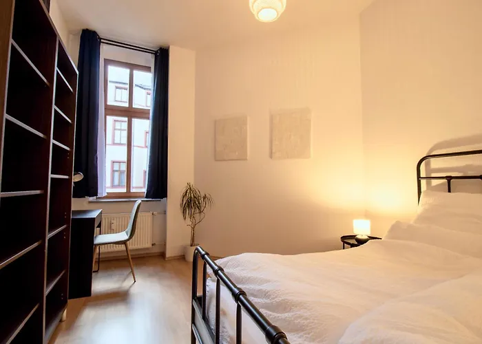 Grosszuegiges Altbau-apartment - 2 Schlafzimmer - Hasselbachplatz