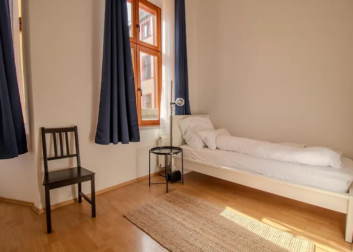 Grosszuegiges Altbau-apartment - 2 Schlafzimmer - Hasselbachplatz