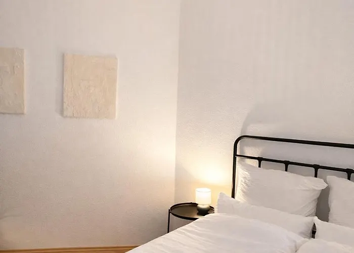 Grosszuegiges Altbau-apartment - 2 Schlafzimmer - Hasselbachplatz *