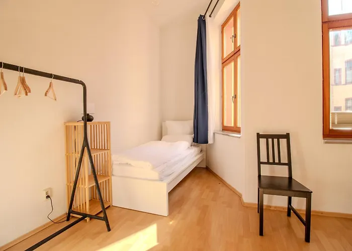 Grosszuegiges Altbau-apartment - 2 Schlafzimmer - Hasselbachplatz